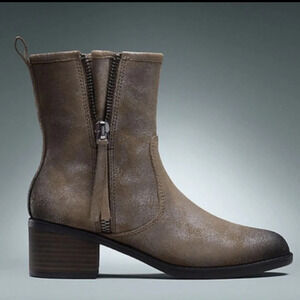 Clark’s Nevella Devon Leather Moto Zip Boots